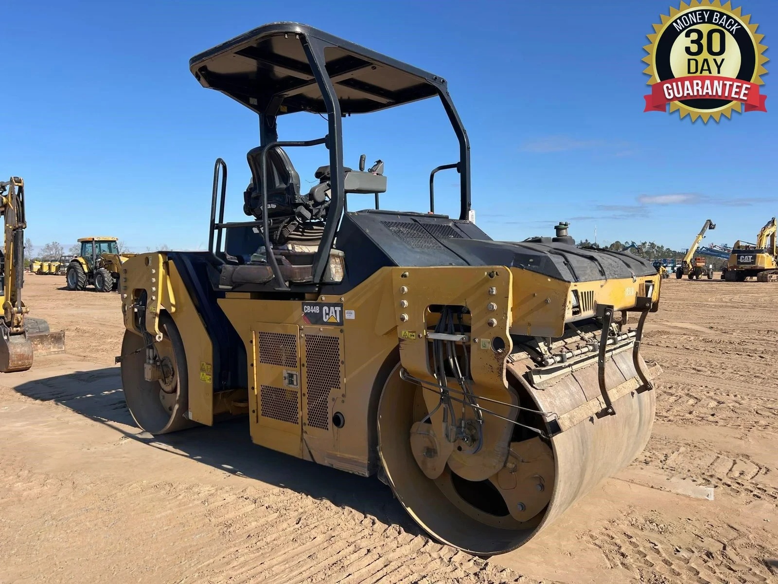 2016 CATERPILLAR CB44B - Inventory #69328 - Image 12