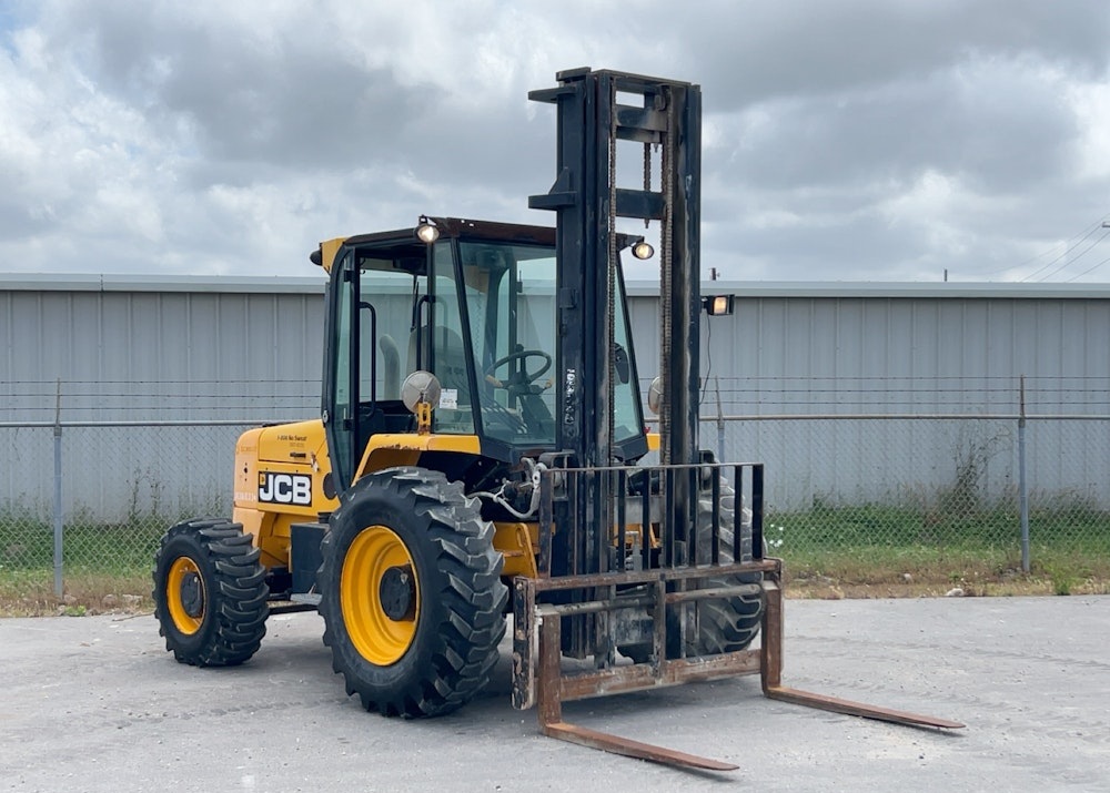 2019 JCB 930 6,000 LBS ROUGH TERRAIN FORKLIFT ENCLOSED CAB LIFT TRUCK - Inventory #51237 - Image 2