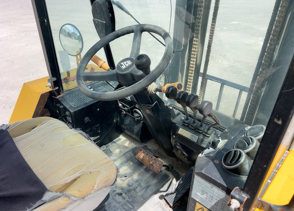2019 JCB 930 6,000 LBS ROUGH TERRAIN FORKLIFT ENCLOSED CAB LIFT TRUCK - Inventory #51237 - Image 11