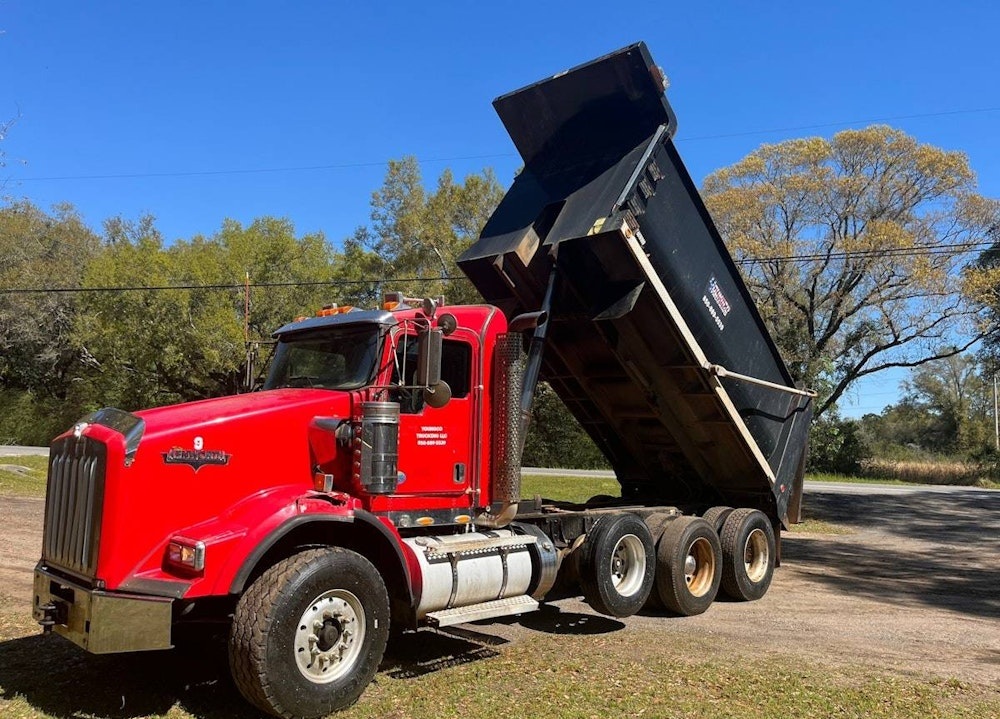 2014 KENWORTH T800 22 YD TRIA DUMP TRUCK CUMMINS ISX15 8LL - Inventory #37428