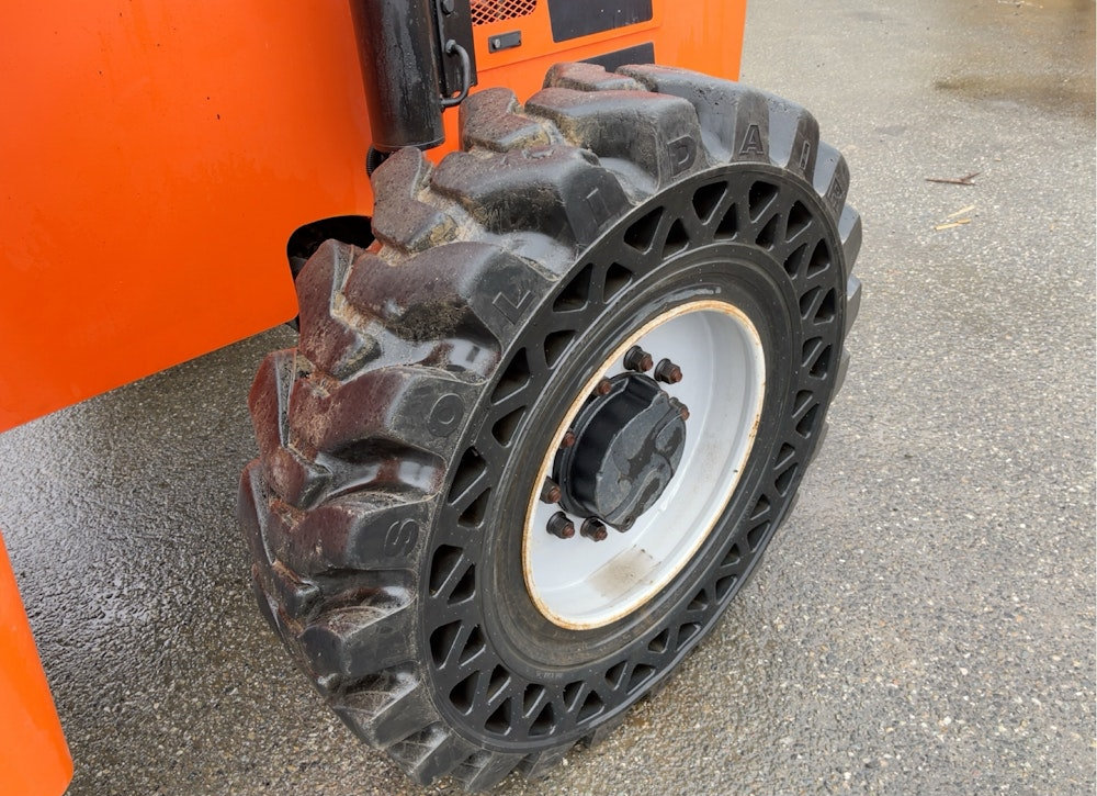 2017 SKYTRAK 6042 42' 6,000 LBS TELESCOPIC REACH FORKLIFT - Inventory #13842 - Image 9