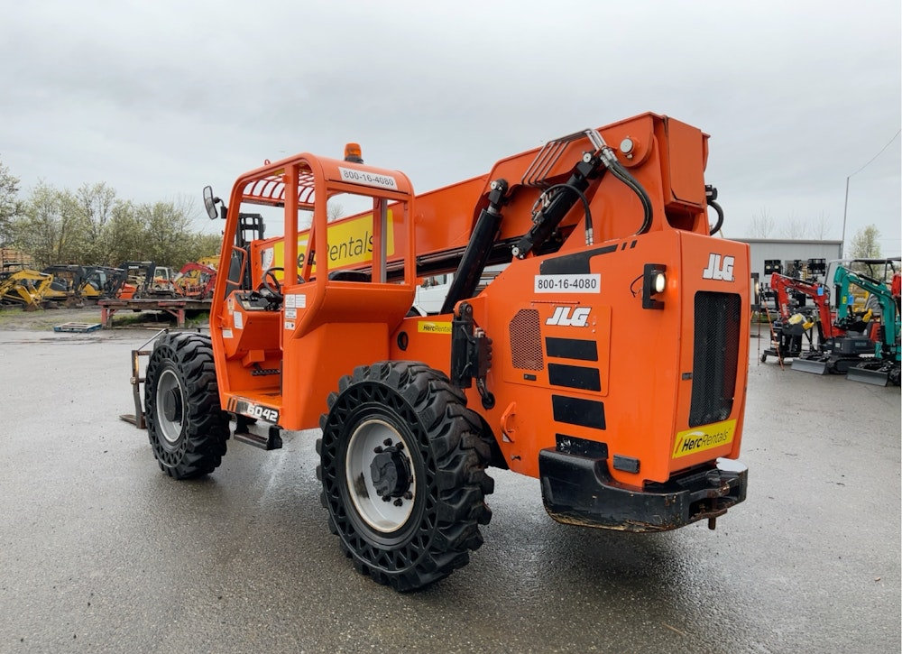 2017 SKYTRAK 6042 42' 6,000 LBS TELESCOPIC REACH FORKLIFT - Inventory #13842 - Image 4
