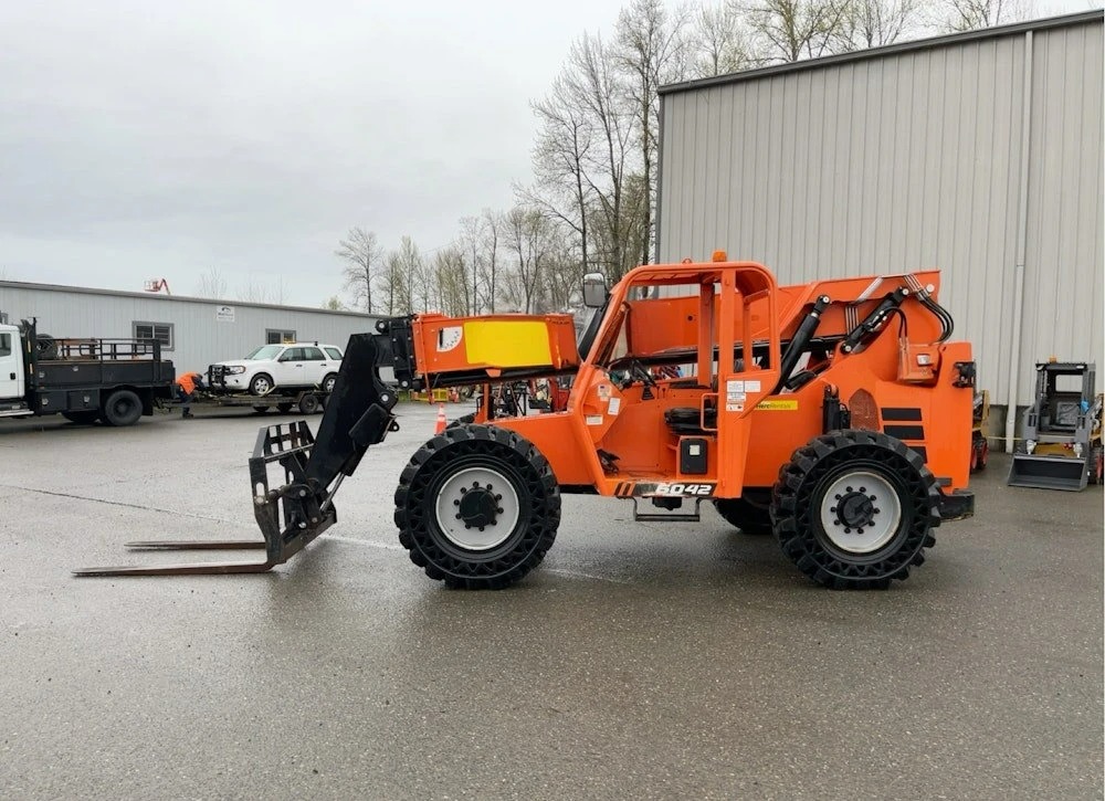 2017 SKYTRAK 6042 42' 6,000 LBS TELESCOPIC REACH FORKLIFT - Inventory #13842 - Image 15