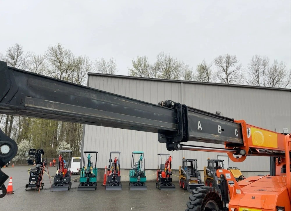 2017 SKYTRAK 6042 42' 6,000 LBS TELESCOPIC REACH FORKLIFT - Inventory #13842 - Image 13