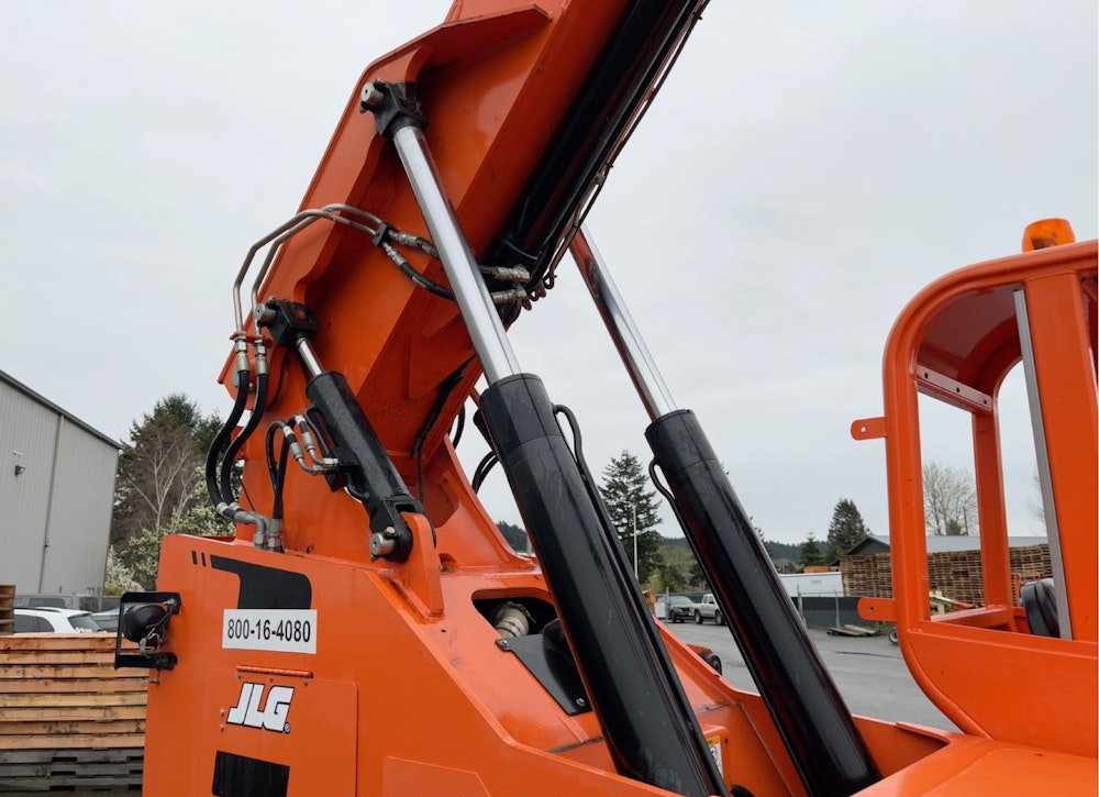 2017 SKYTRAK 6042 42' 6,000 LBS TELESCOPIC REACH FORKLIFT - Inventory #13842 - Image 11