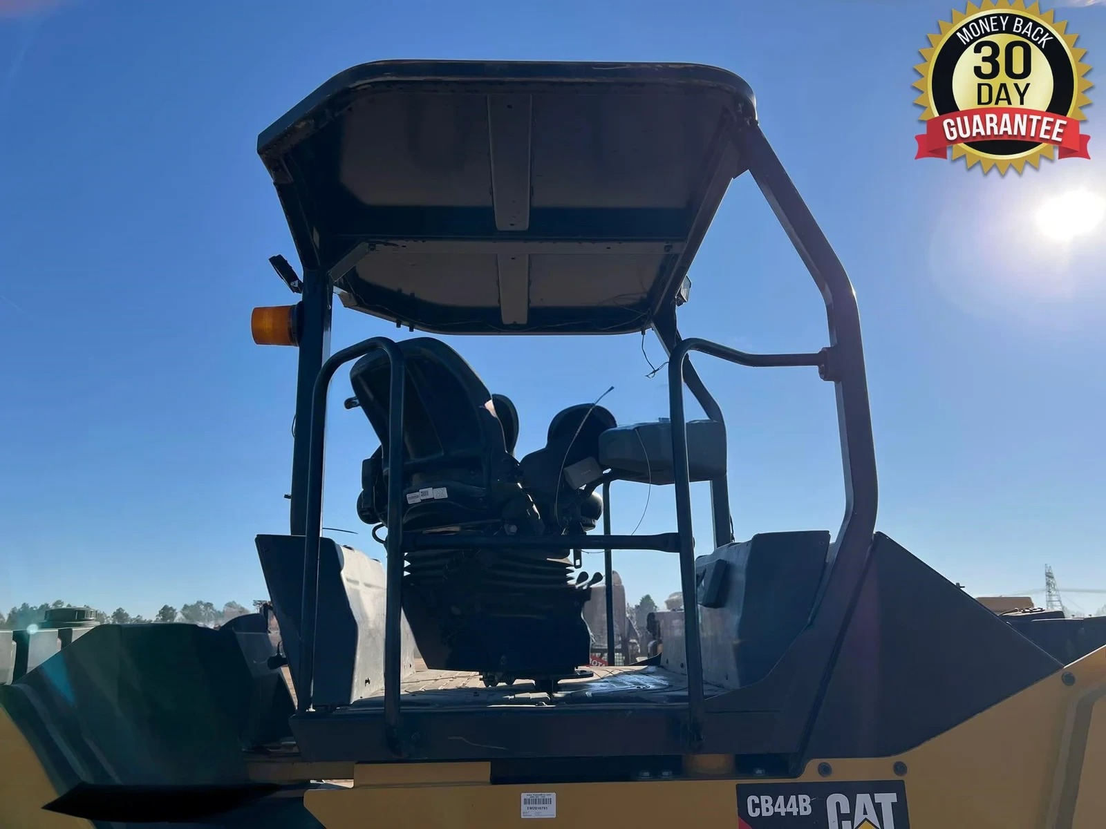 2017 CATERPILLAR CB44B - Inventory #30925 - Image 11