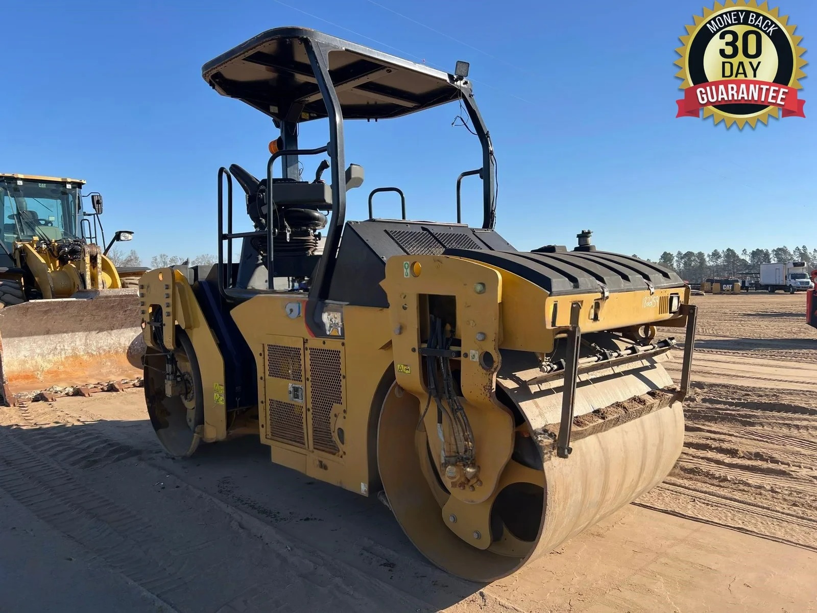 2017 CATERPILLAR CB44B - Inventory #30925 - Image 15