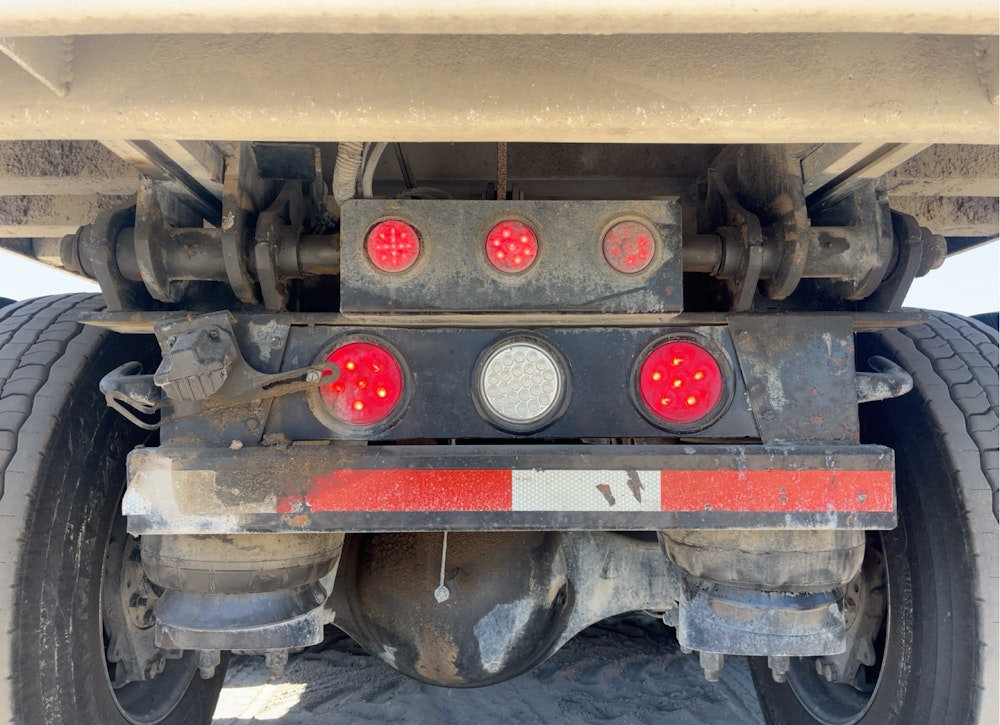 2017 PETERBILT 567 16' TRIA DUMP TRUCK CUMMINS ISX12 AUTO PTO TARP - Inventory #19038 - Image 13