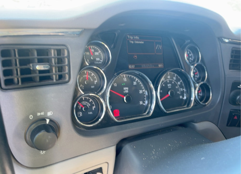 2017 PETERBILT 567 16' TRIA DUMP TRUCK CUMMINS ISX12 AUTO PTO TARP - Inventory #19038 - Image 15