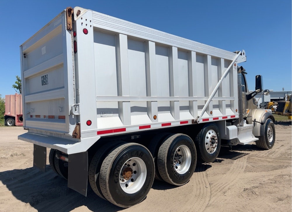 2017 PETERBILT 567 16' TRIA DUMP TRUCK CUMMINS ISX12 AUTO PTO TARP - Inventory #19038 - Image 3