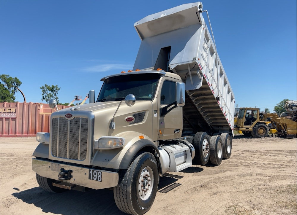 2017 PETERBILT 567 16' TRIA DUMP TRUCK CUMMINS ISX12 AUTO PTO TARP - Inventory #19038 - Image 5