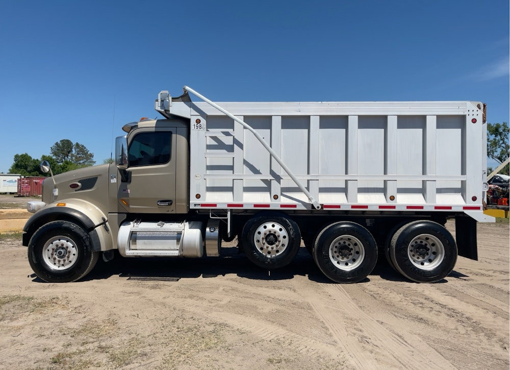 2017 PETERBILT 567 16' TRIA DUMP TRUCK CUMMINS ISX12 AUTO PTO TARP - Inventory #19038 - Image 7