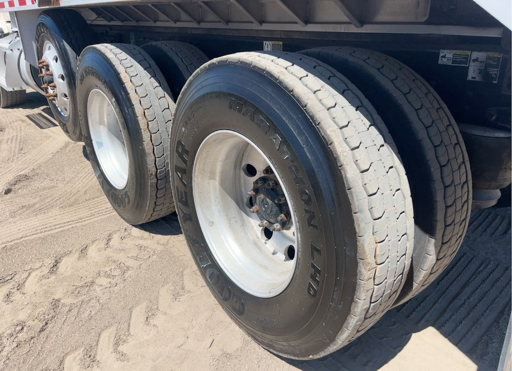 2017 PETERBILT 567 16' TRIA DUMP TRUCK CUMMINS ISX12 AUTO PTO TARP - Inventory #19038 - Image 8