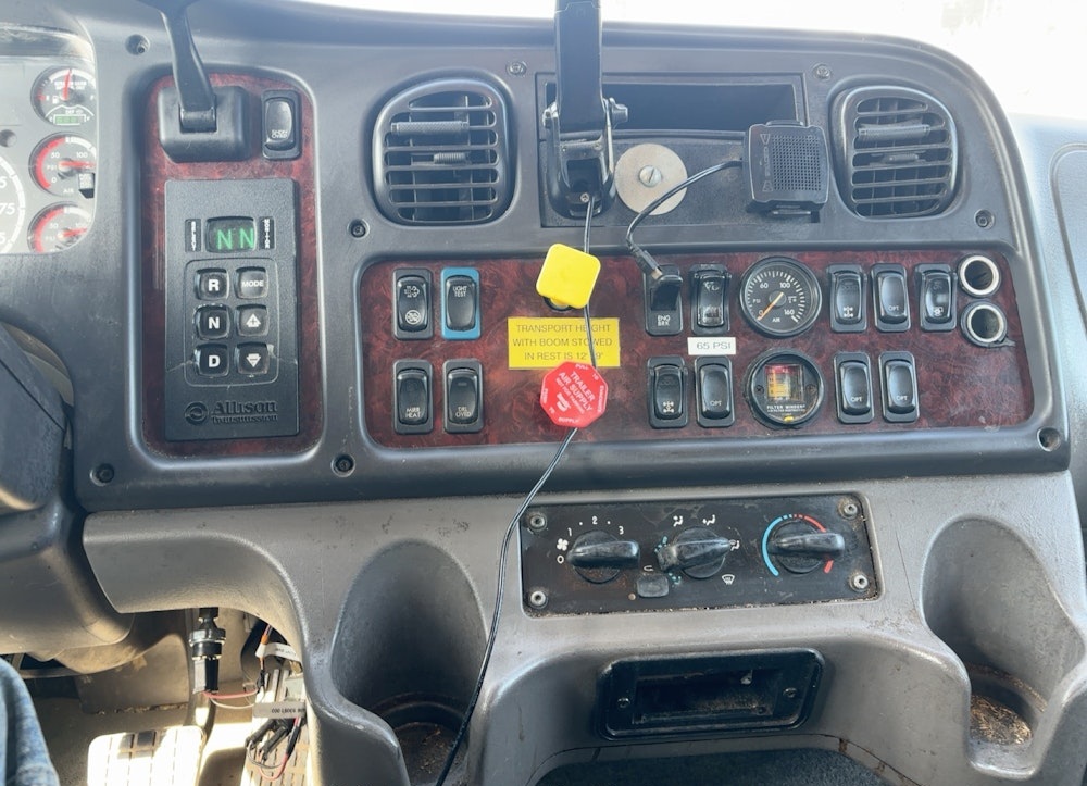 2016 FREIGHTLINER 114SD TRIA FLATBED HIAB 322E-5 BOOM CRANE TRUCK - Inventory #67239 - Image 13