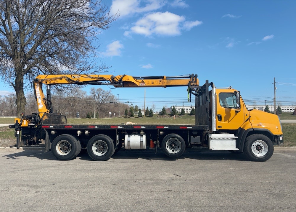 2016 FREIGHTLINER 114SD TRIA FLATBED HIAB 322E-5 BOOM CRANE TRUCK - Inventory #67239