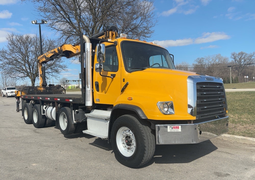 2016 FREIGHTLINER 114SD TRIA FLATBED HIAB 322E-5 BOOM CRANE TRUCK - Inventory #67239 - Image 4