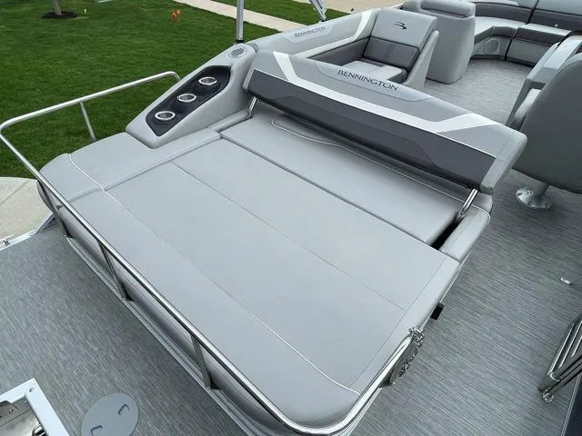 2022 BENNINGTON MARIN 23SXSB TRITOON -  - Image 4