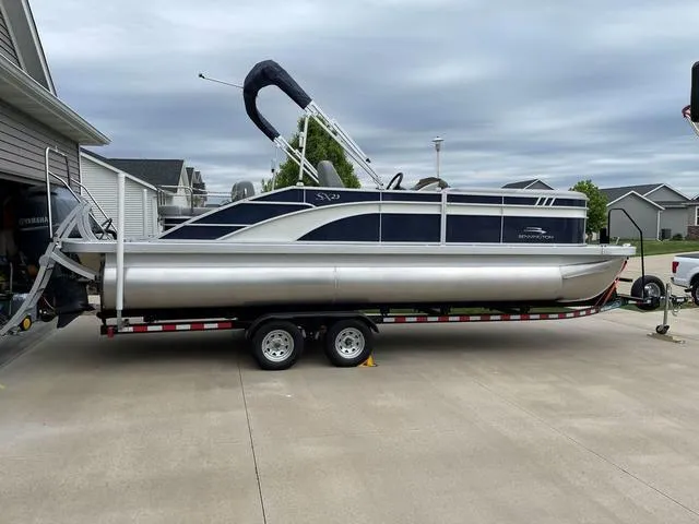 2022 BENNINGTON MARIN 23SXSB TRITOON -  - Image 9